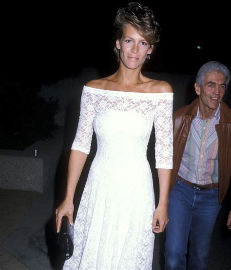 jamie lee curtis en bikini|Jamie Lee Curtis looks sensational in throwback。